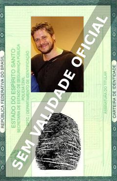 Imagem hipotética representando a carteira de identidade de Dan Green