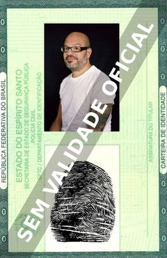 Imagem hipotética representando a carteira de identidade de David Cross