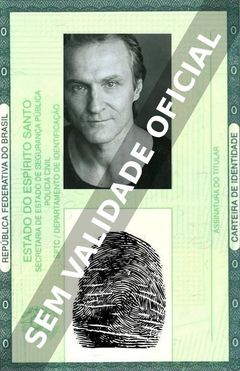 Imagem hipotética representando a carteira de identidade de David Patrick Kelly