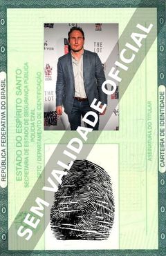 Imagem hipotética representando a carteira de identidade de Dean Jagger