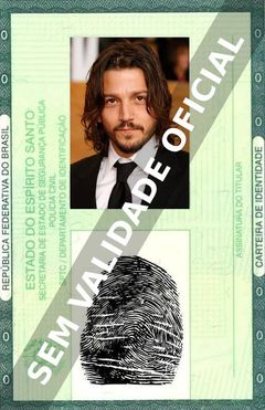 Imagem hipotética representando a carteira de identidade de Diego Luna