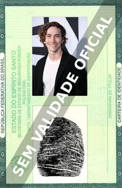 Imagem hipotética representando a carteira de identidade de Dylan Arnold