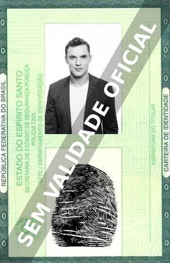 Imagem hipotética representando a carteira de identidade de Ed Skrein
