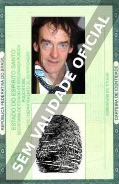 Imagem hipotética representando a carteira de identidade de Edward Tudor-Pole