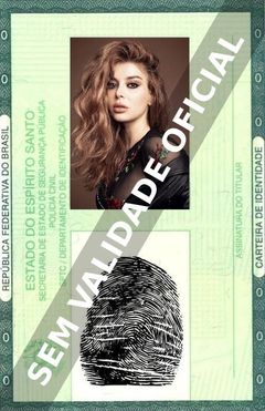 Imagem hipotética representando a carteira de identidade de Elena Satine