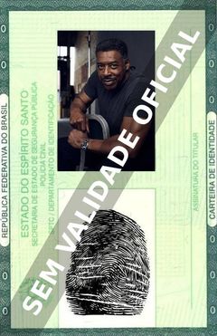 Imagem hipotética representando a carteira de identidade de Ernie Hudson