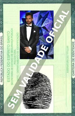 Imagem hipotética representando a carteira de identidade de Eugenio Derbez