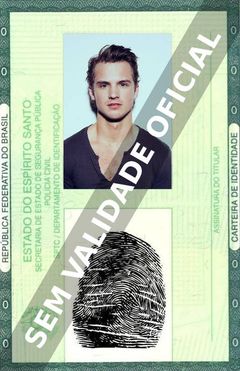 Imagem hipotética representando a carteira de identidade de Freddie Stroma