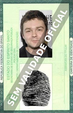Imagem hipotética representando a carteira de identidade de Frederick Koehler