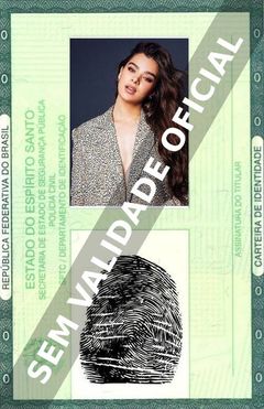 Imagem hipotética representando a carteira de identidade de Hailee Steinfeld