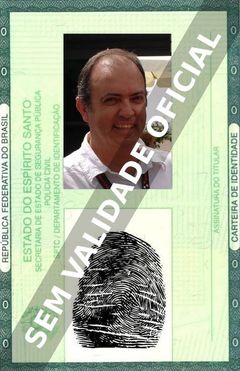 Imagem hipotética representando a carteira de identidade de Henrique Teixeira