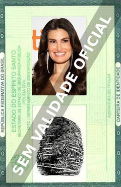 Imagem hipotética representando a carteira de identidade de Idina Menzel