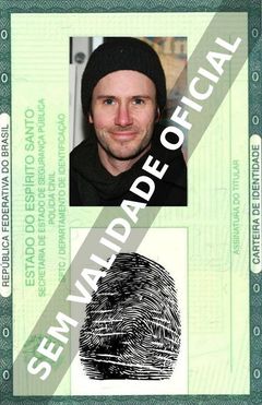 Imagem hipotética representando a carteira de identidade de Josh Hamilton