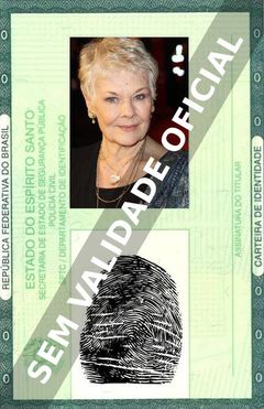 Imagem hipotética representando a carteira de identidade de Judi Dench