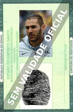 Imagem hipotética representando a carteira de identidade de Karim Benzema