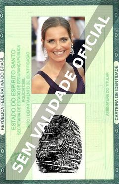 Imagem hipotética representando a carteira de identidade de Leonor Silveira