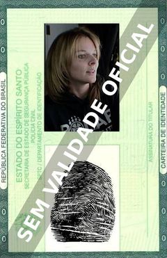 Imagem hipotética representando a carteira de identidade de Lisa Kelly