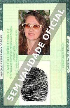 Imagem hipotética representando a carteira de identidade de Lucrecia Martel