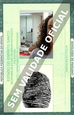 Imagem hipotética representando a carteira de identidade de Mari Oliveira