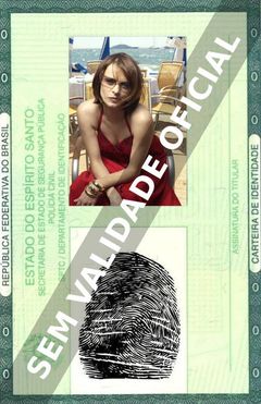 Imagem hipotética representando a carteira de identidade de Maria Luísa Mendonça