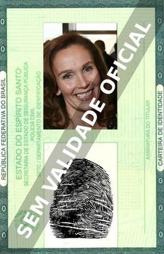 Imagem hipotética representando a carteira de identidade de Marita Geraghty