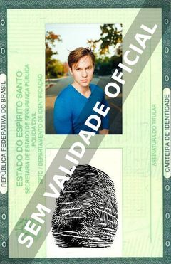 Imagem hipotética representando a carteira de identidade de Mark L. Young
