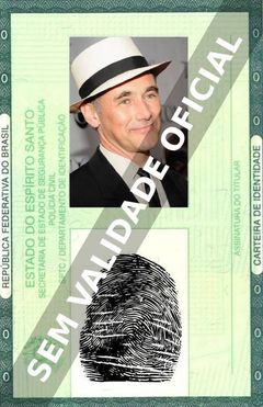 Imagem hipotética representando a carteira de identidade de Mark Rylance
