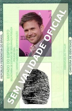 Imagem hipotética representando a carteira de identidade de Matthew Davis