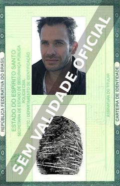 Imagem hipotética representando a carteira de identidade de Matthew Wolf