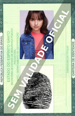 Imagem hipotética representando a carteira de identidade de Maya Bednarek
