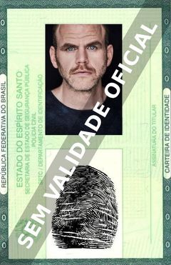 Imagem hipotética representando a carteira de identidade de Michael Maize