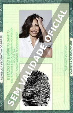 Imagem hipotética representando a carteira de identidade de Michaela Conlin