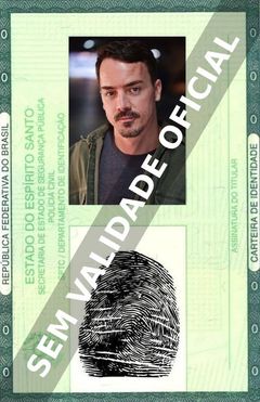 Imagem hipotética representando a carteira de identidade de Mike Foy