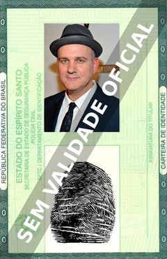 Imagem hipotética representando a carteira de identidade de Mike O'Malley