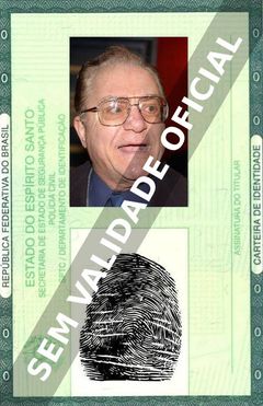 Imagem hipotética representando a carteira de identidade de Pat Cooper