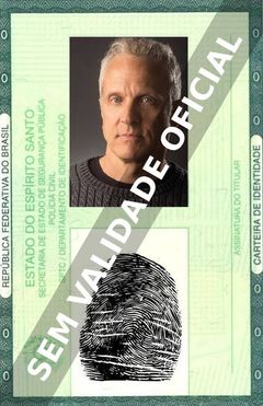 Imagem hipotética representando a carteira de identidade de Patrick Fabian