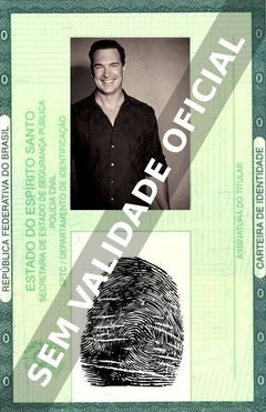 Imagem hipotética representando a carteira de identidade de Patrick Warburton