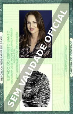 Imagem hipotética representando a carteira de identidade de Paula Marshall