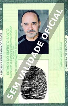 Imagem hipotética representando a carteira de identidade de Perry Anzilotti