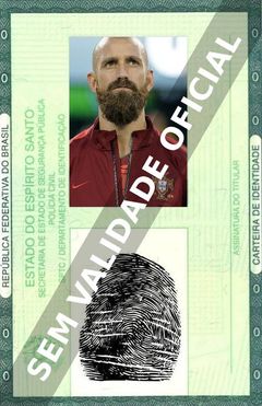 Imagem hipotética representando a carteira de identidade de Raul Meireles