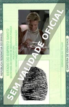 Imagem hipotética representando a carteira de identidade de Renee Tenison