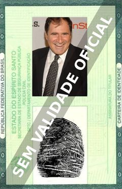 Imagem hipotética representando a carteira de identidade de Richard Kind