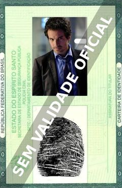 Imagem hipotética representando a carteira de identidade de Santiago Cabrera