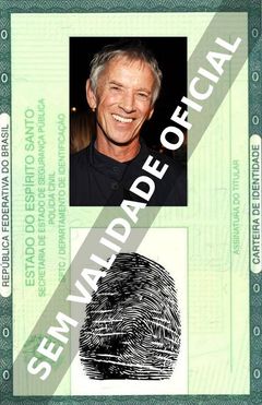 Imagem hipotética representando a carteira de identidade de Scott Glenn