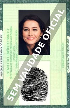 Imagem hipotética representando a carteira de identidade de Sidse Babett Knudsen