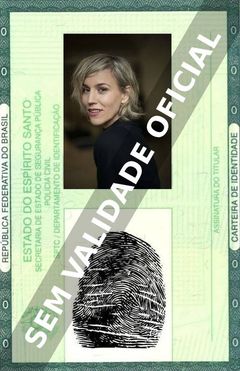 Imagem hipotética representando a carteira de identidade de Simone McAullay