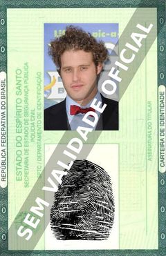 Imagem hipotética representando a carteira de identidade de T.J. Miller
