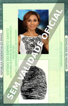 Imagem hipotética representando a carteira de identidade de Toks Olagundoye