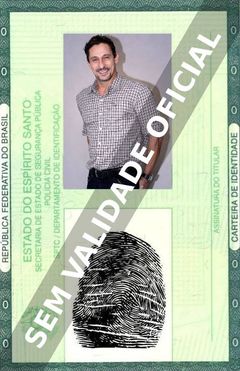Imagem hipotética representando a carteira de identidade de Tuca Andrada