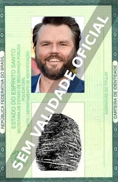 Imagem hipotética representando a carteira de identidade de Tyler Labine